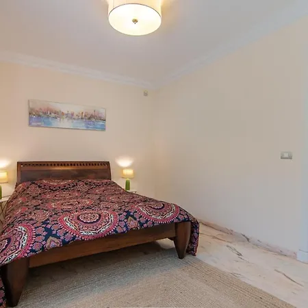 Luxury 2-bedroom Ocean View Daire