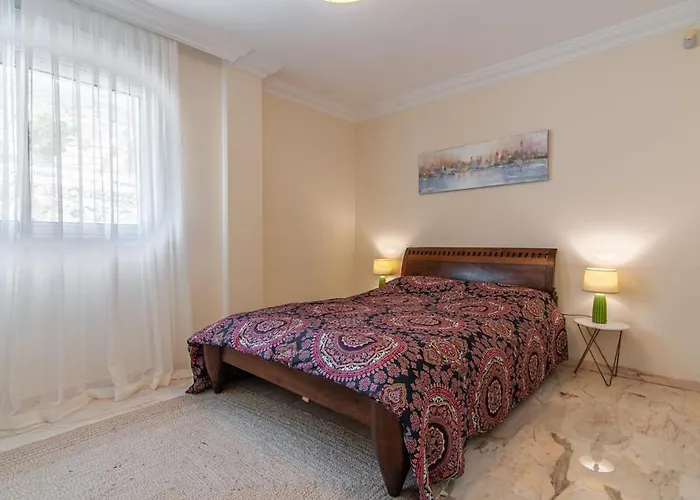 Luxury 2-bedroom Ocean View *