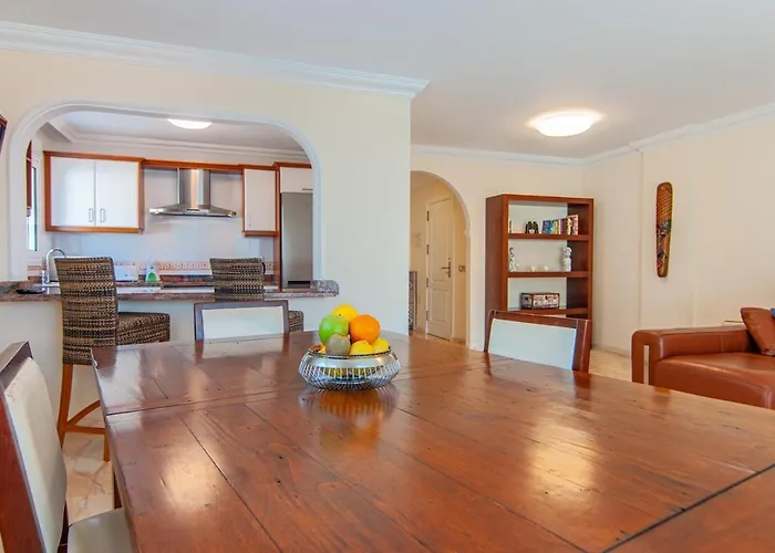 Luxury 2-bedroom Ocean View Daire *