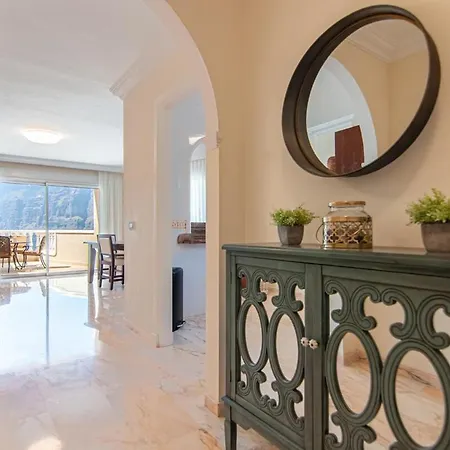 Apartment Luxury 2-bedroom Ocean View