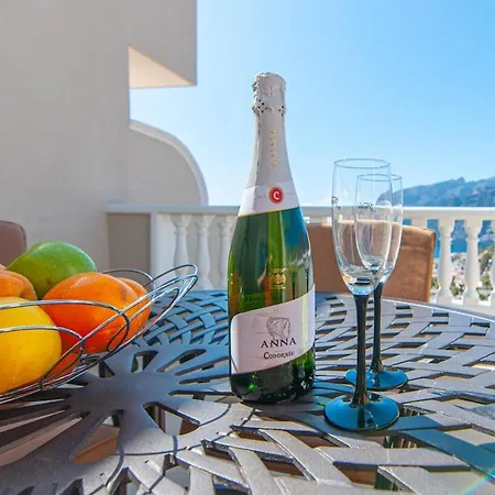 Luxury 2-bedroom Ocean View